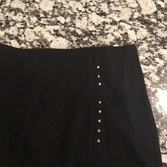 Essential Sioni Pencil Skirt - Picture 7 of 7